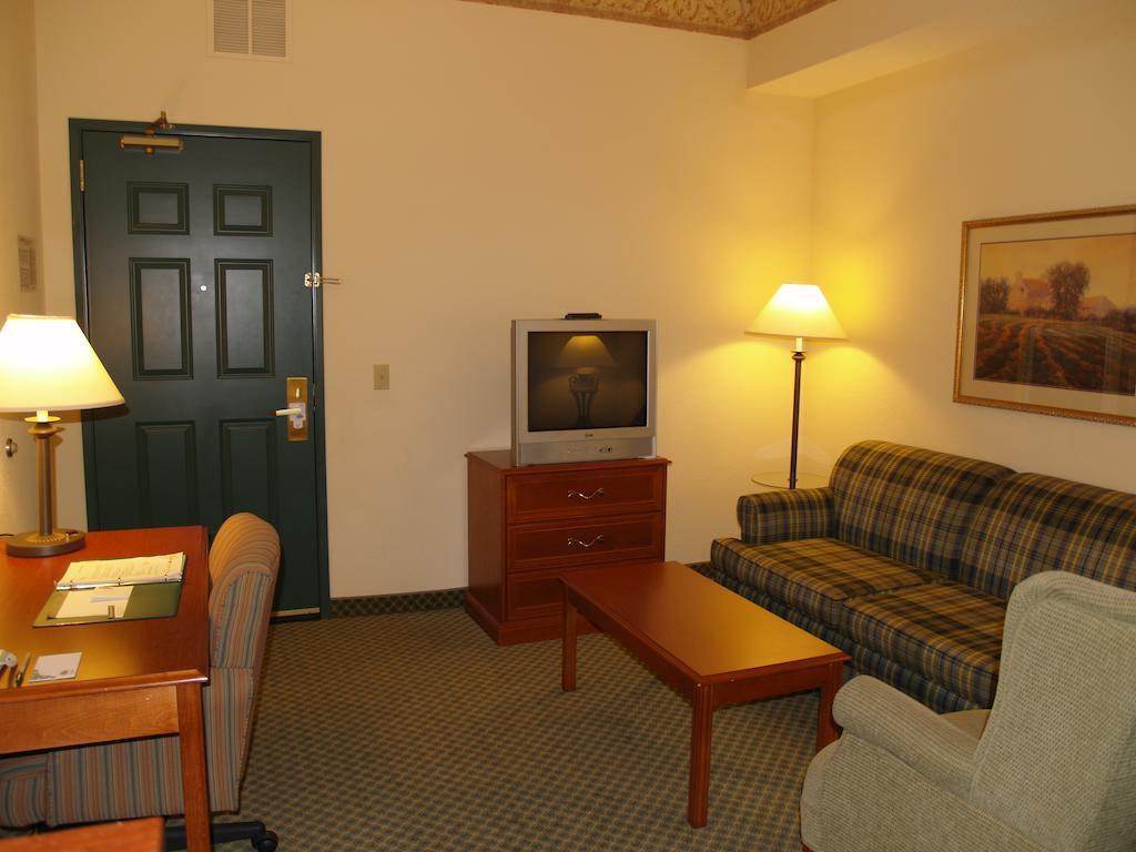 Country Inn & Suites By Radisson, St. Charles, Mo Saint Charles ภายนอก รูปภาพ